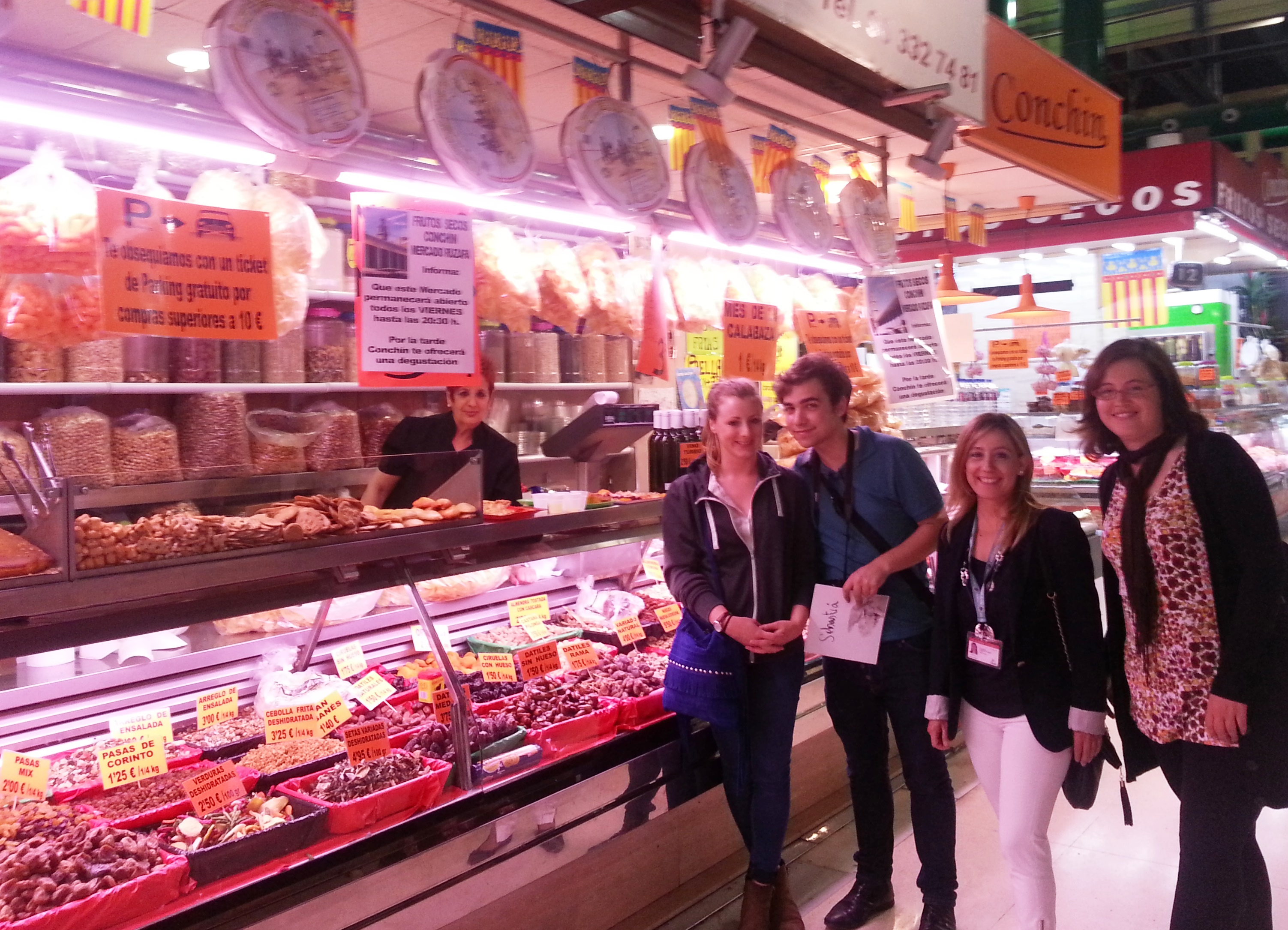 Visite d’inspection pour Alizée et Louis, journalistes français qui ont découvert Valencia avec nous. France. Juin 2013 